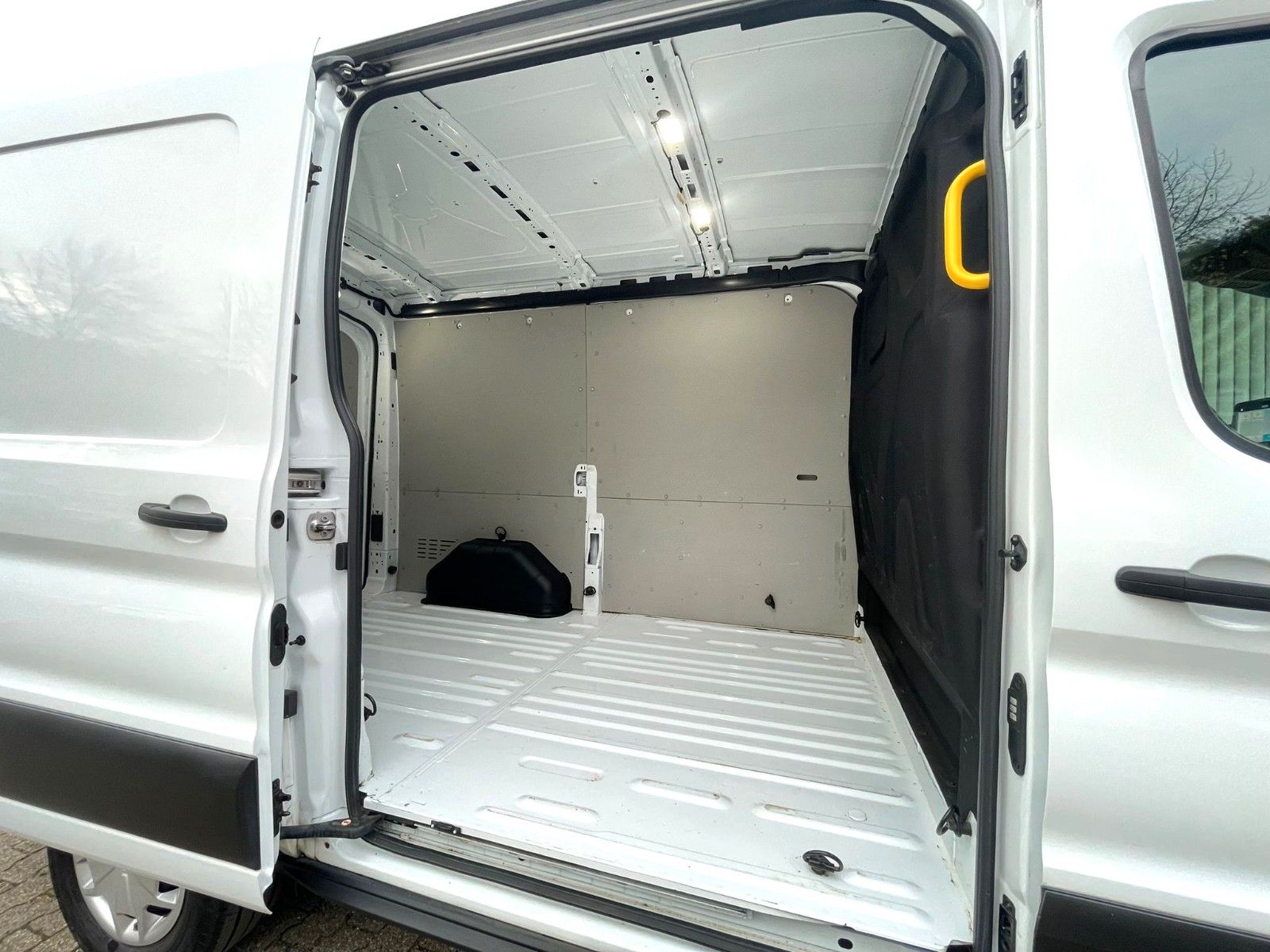 Fahrzeugabbildung Ford Transit K350 L2 H2 KLIMA CARPLAY CAM ACC AHK 1Hd