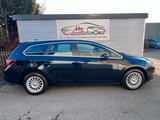 Opel Astra Sports Tourer 1.4 Turbo..NAVI..XENON.. - Opel Astra aus 2010: Sports Tourer