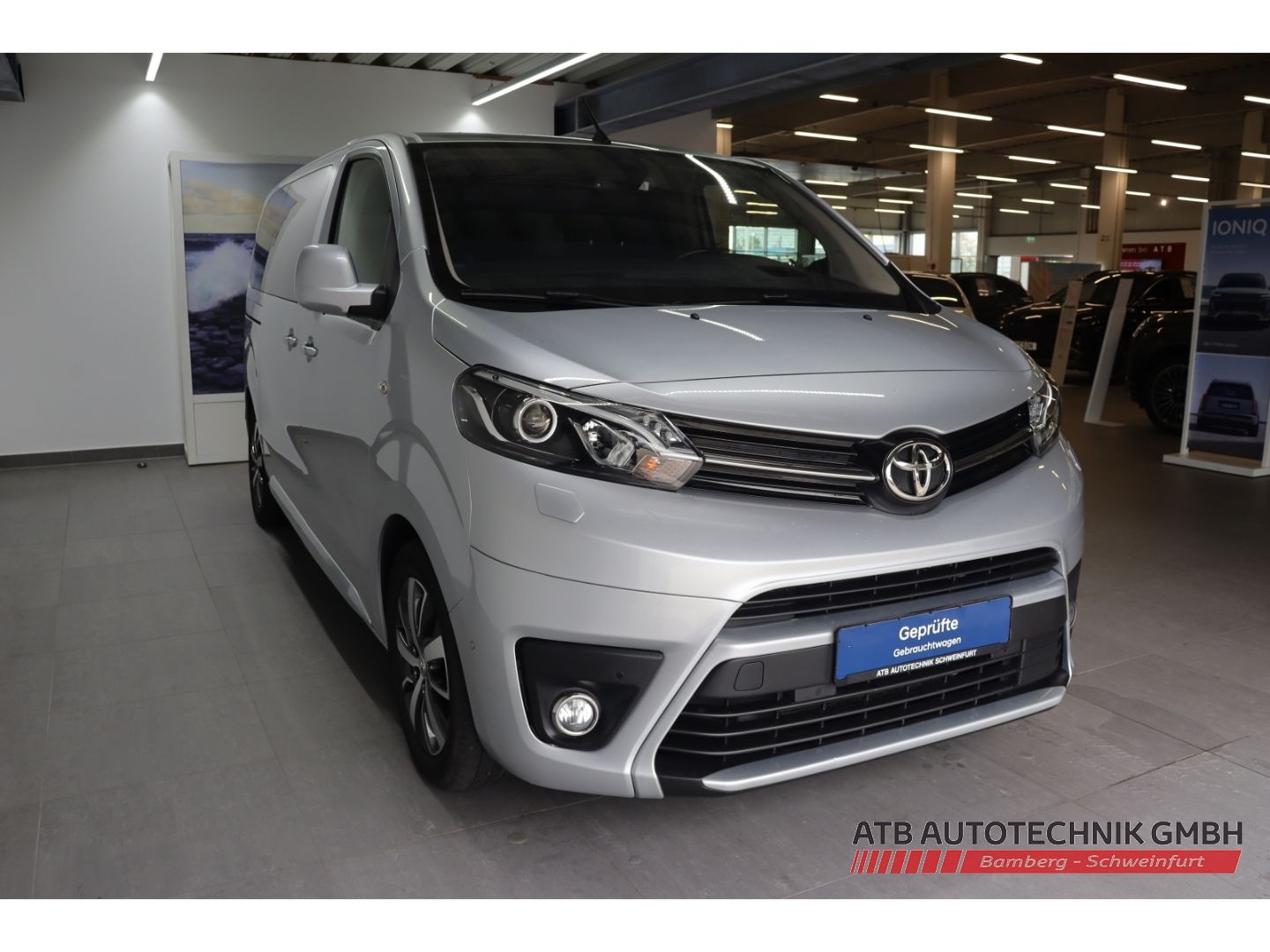 Fahrzeugabbildung Toyota Proace Verso 2.0 l L1 Executive 6-Sitzer