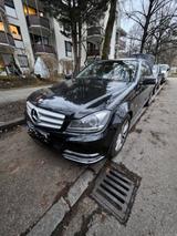 Mercedes-Benz 220 - Mercedes-Benz 220 in München