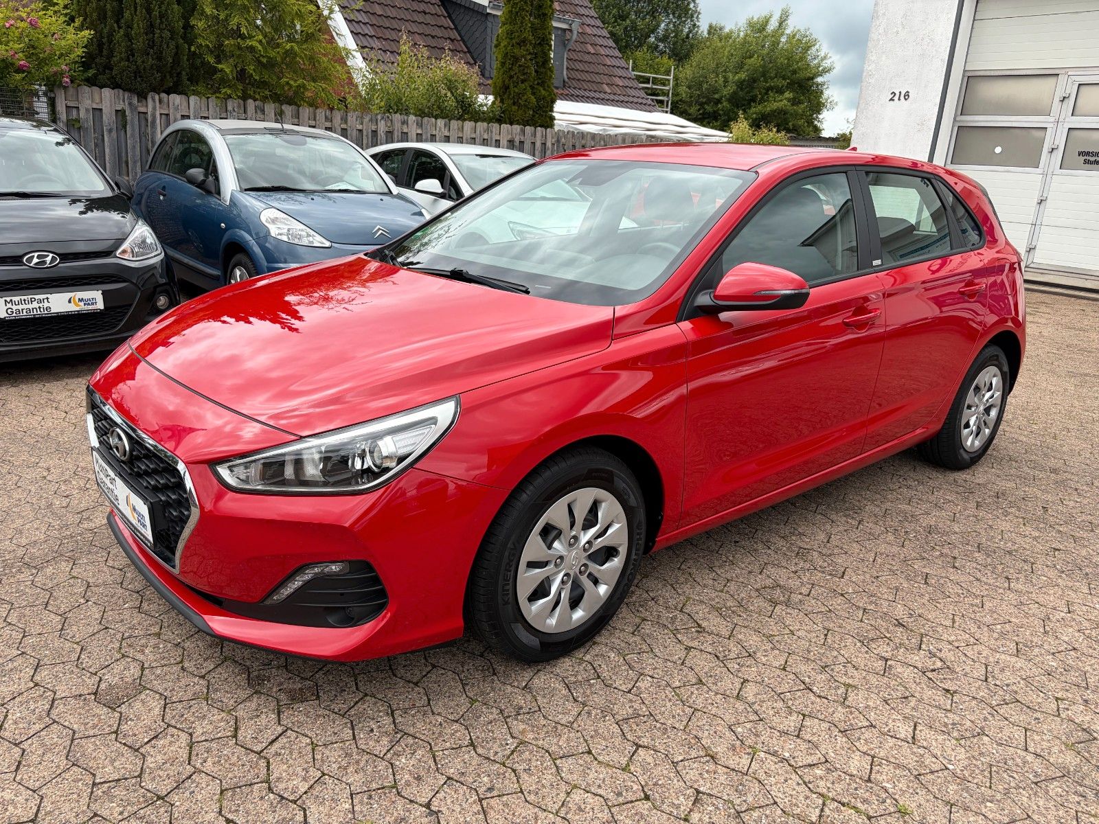 HYUNDAI i30