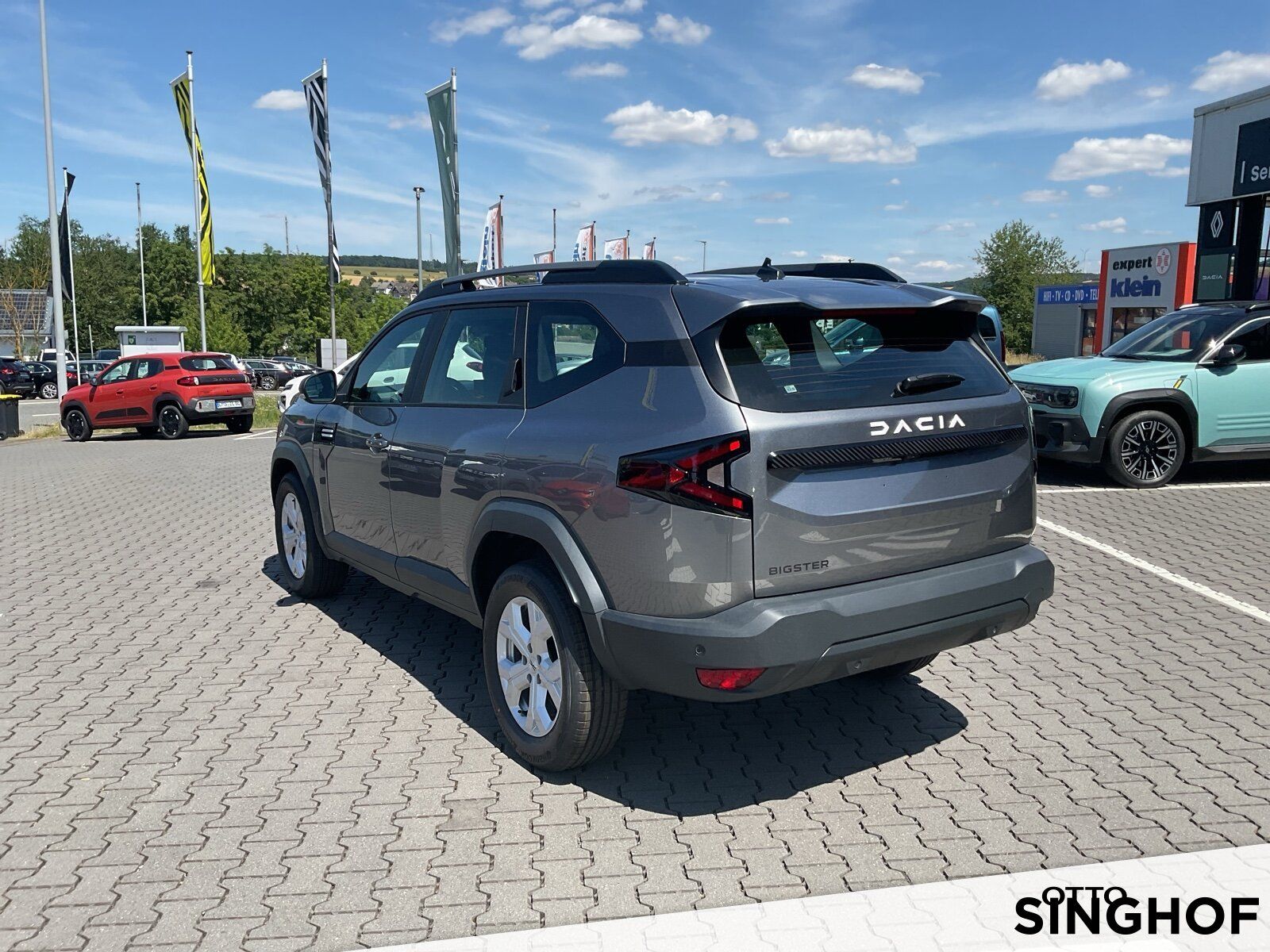 Fahrzeugabbildung Dacia Bigster Essential TCe 140