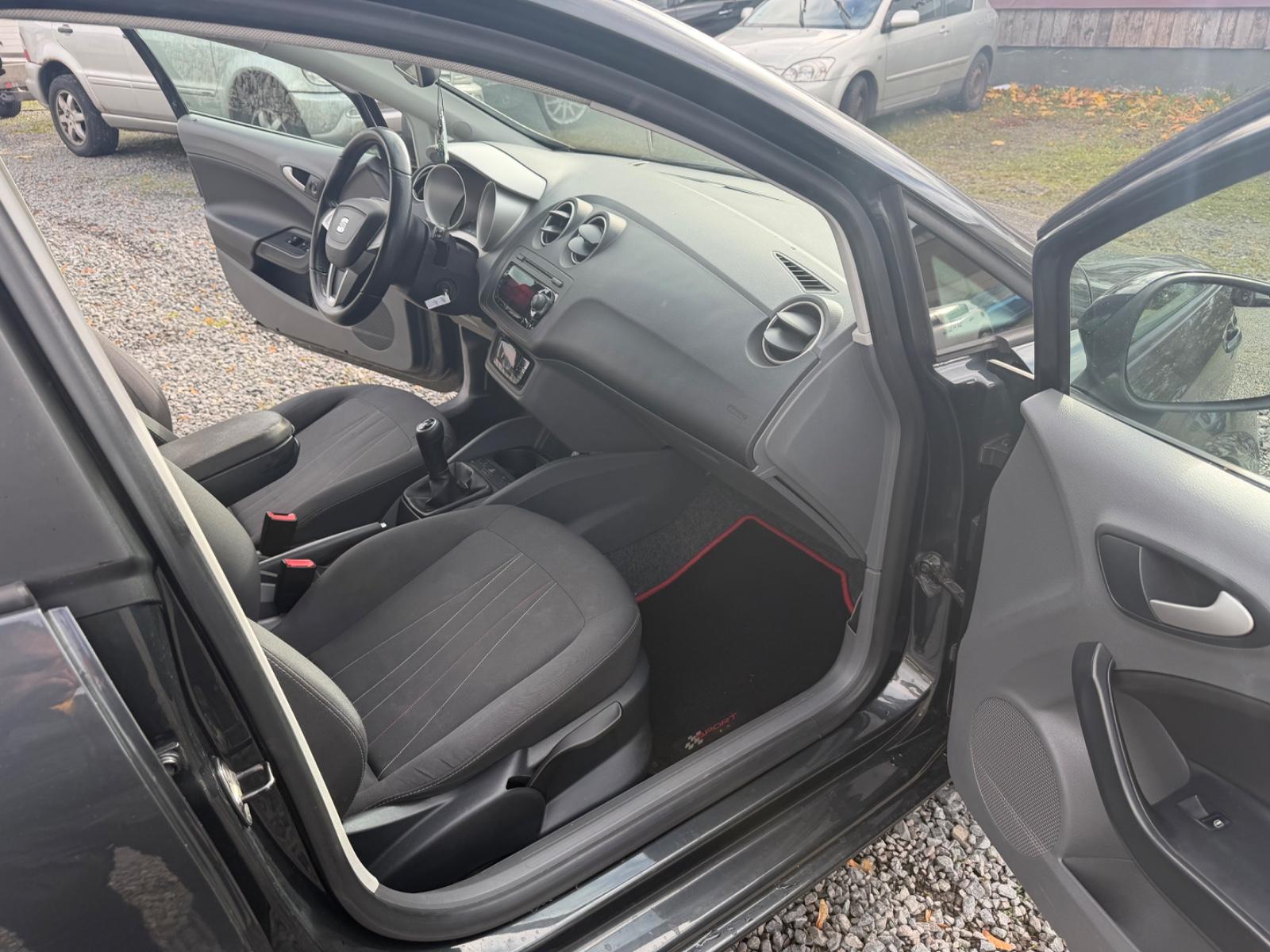 Seat Ibiza 2011 — photo 12