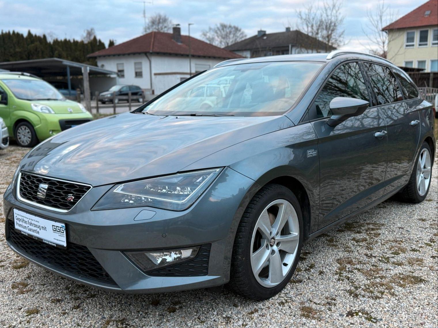 Seat Leon ST FR AUT PDC NAVI LED KLIMA SZH SCHECKHEFT