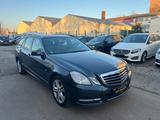 Mercedes-Benz E 200 E T-Modell E 200 CGI BlueEfficiency - Mercedes-Benz E 200: Blueefficiency
