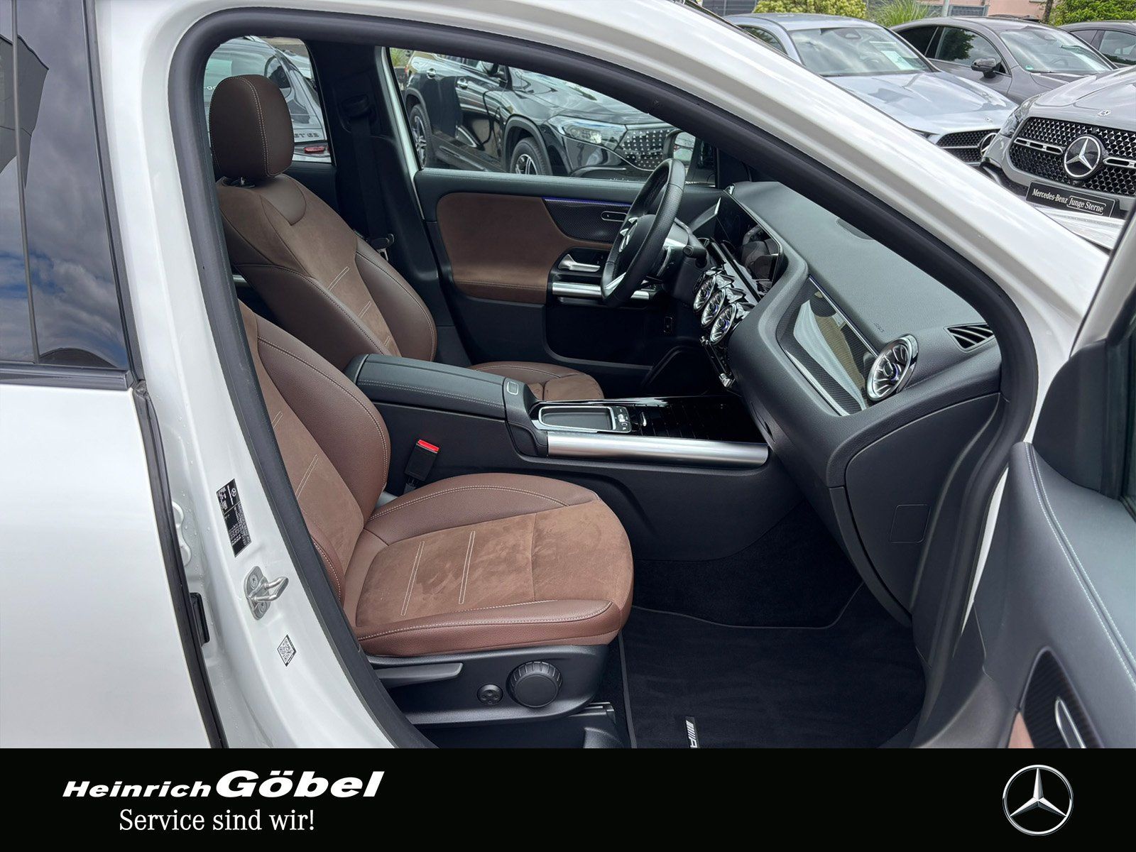 Fahrzeugabbildung Mercedes-Benz GLA 220 d 4M AMG*PANO*AHK*DISTRONIC*360°K*20ZOLL
