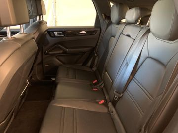 Porsche Cayenne - 10