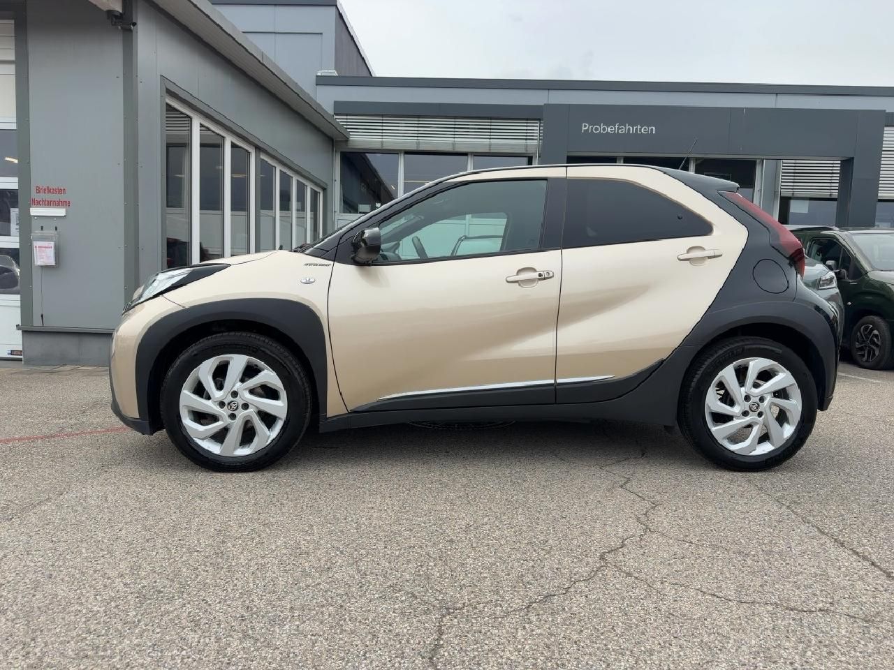 Fahrzeugabbildung Toyota Aygo X 1,0 Pulse *LED+CAM+SHZ+PDC+Navi *