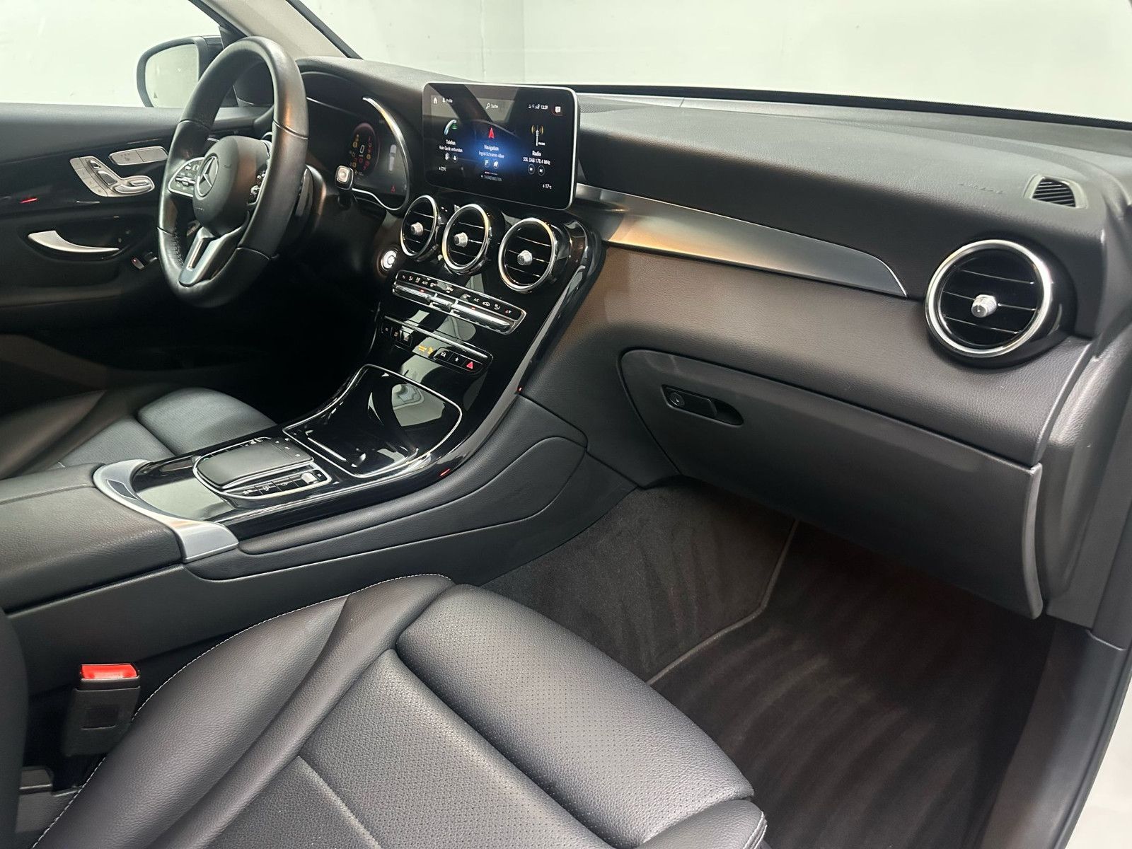 Fahrzeugabbildung Mercedes-Benz GLC 300 d 4MATIC Autom.*NIGHT*360*SPUR*IHC*LED
