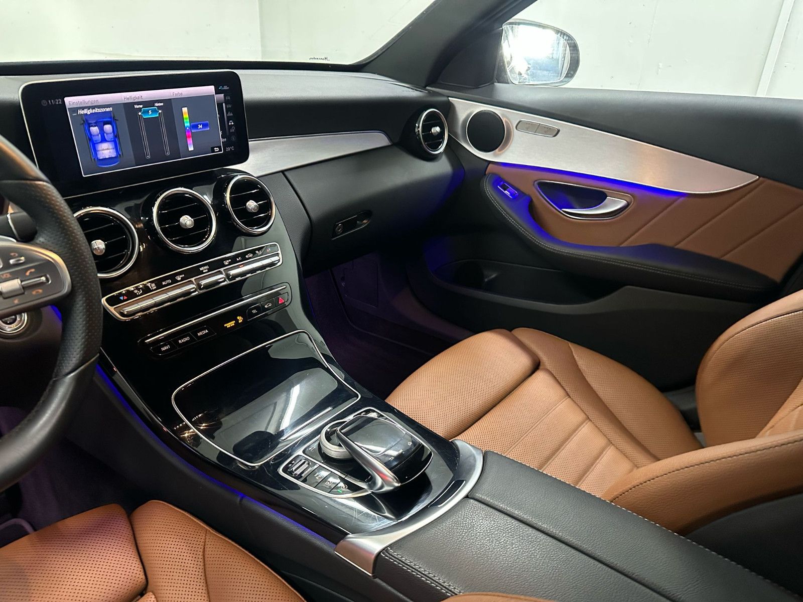 Fahrzeugabbildung Mercedes-Benz C 220 d T Autom. AMG*NIGHT*SITZKLIMA*KAMERA*TEMP