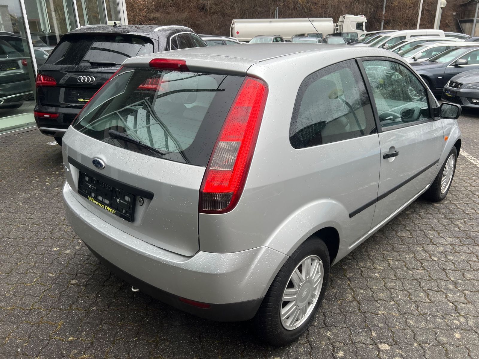 Fahrzeugabbildung Ford Fiesta 1.HAND * 72.000KM *TÜV NEU*