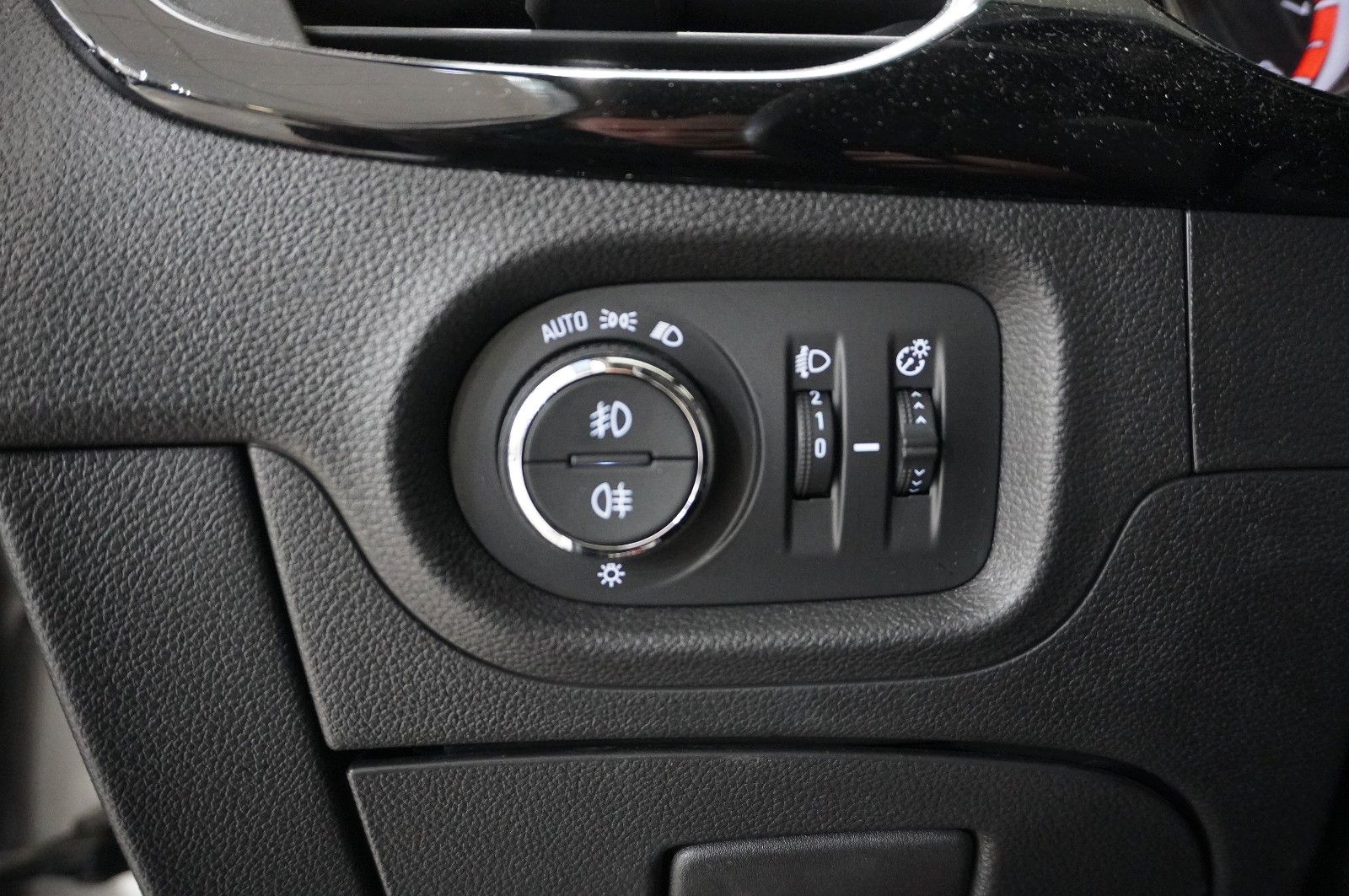 Fahrzeugabbildung Opel Astra K ST 1.4T ON NAVI/LED/KAMERA/SPORT/SH/TEMP