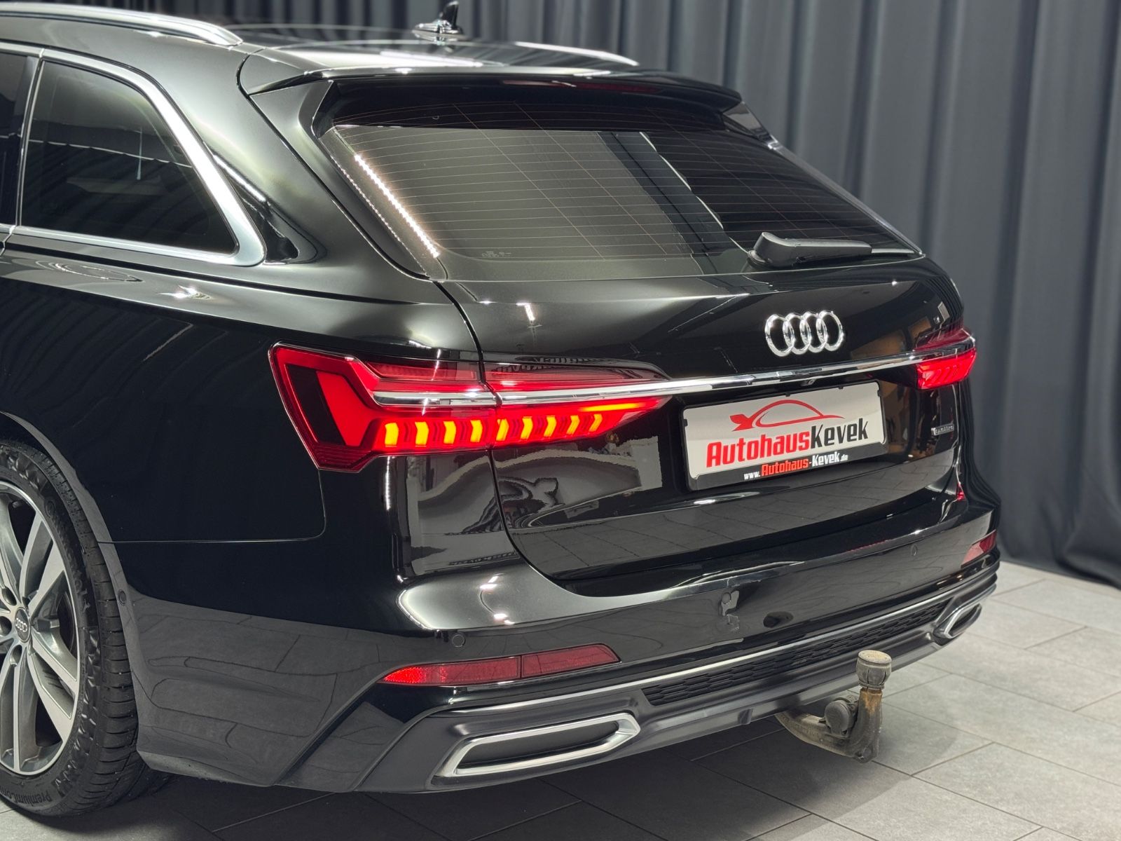 Fahrzeugabbildung Audi A6 Avant 50 TDI quattro sport|S-LINE|PANO|MATRIX