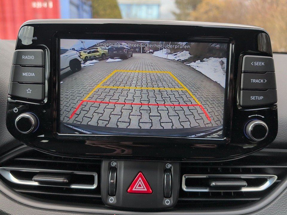 Fahrzeugabbildung Hyundai i30 KOMBI 1.6 CRDi EDITION 30 GARANTIE-02/29 SHZ