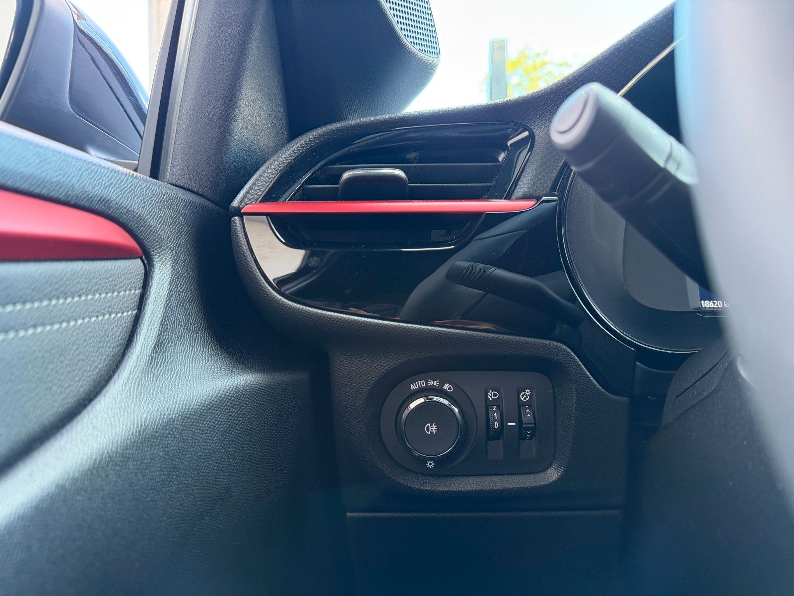 Fahrzeugabbildung Opel Corsa F YES 100PS PDC/LED/SHZ!
