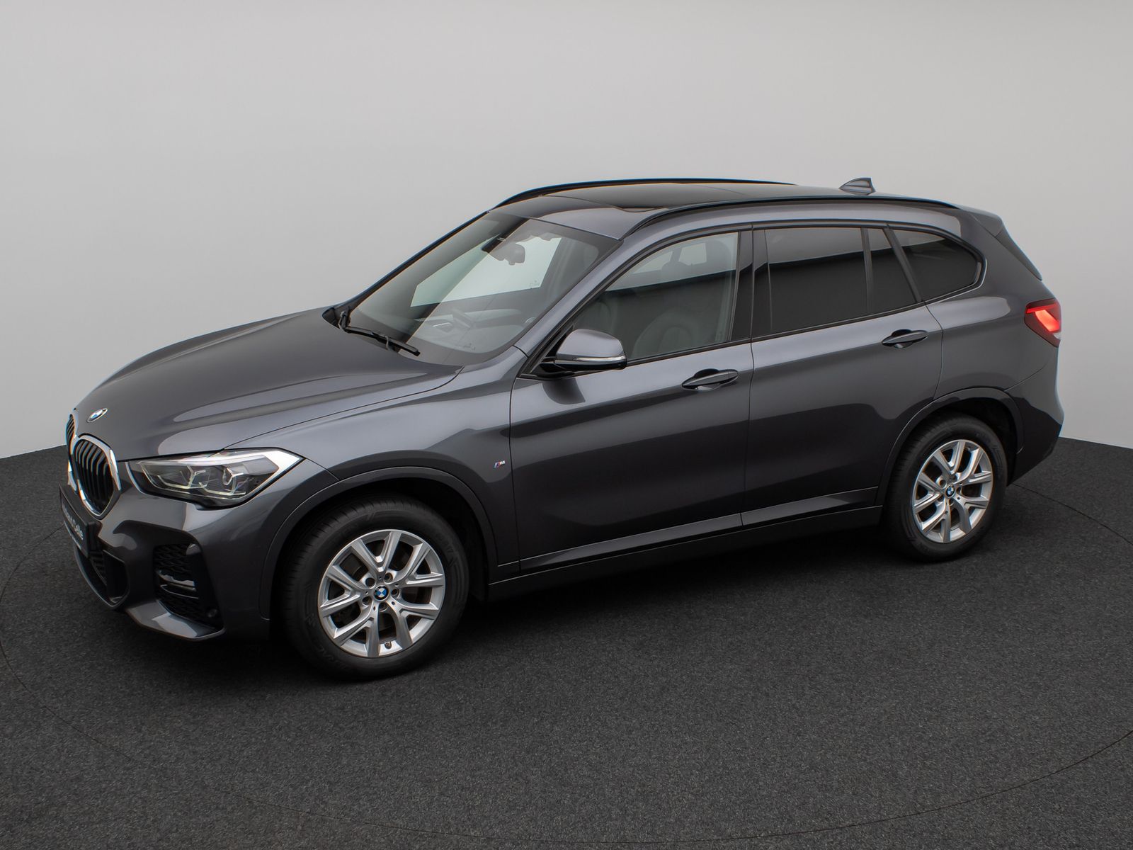 Fahrzeugabbildung BMW X1 xD20d M Sport ACC HUD DAB Panorama HiFi Leder