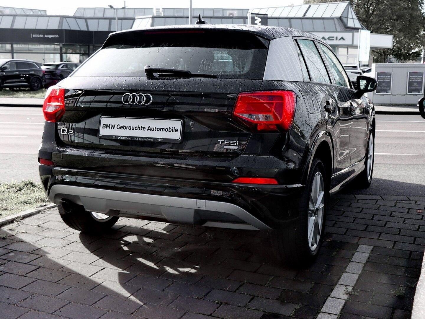 Audi Q2 S-Line, PDC, SHZ