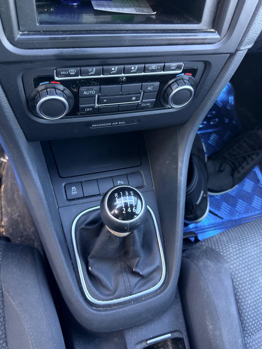 Volkswagen Golf 2010 — photo 11