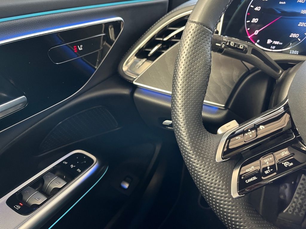 Fahrzeugabbildung Mercedes-Benz E 220 dT AMG Night AHK ACC Pano Totwi. LED SHZ