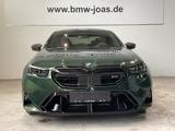 BMW M5 Limousine *AHK *Sitzbelüftung *Komfortzugang - mit Hybrid-Antrieb: Grün, Limousine