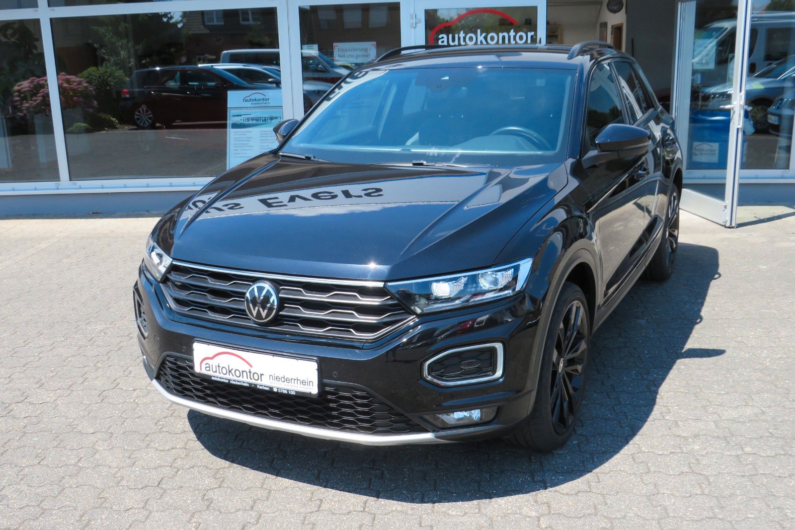 Fahrzeugabbildung Volkswagen T-Roc R-Line Sport DSG LED PDC NAVI 19`BLACK 1.H