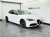 Alfa Romeo Giulia 2.0 Veloce Q4 Turbo Panoramadach Xenon - : Automatik