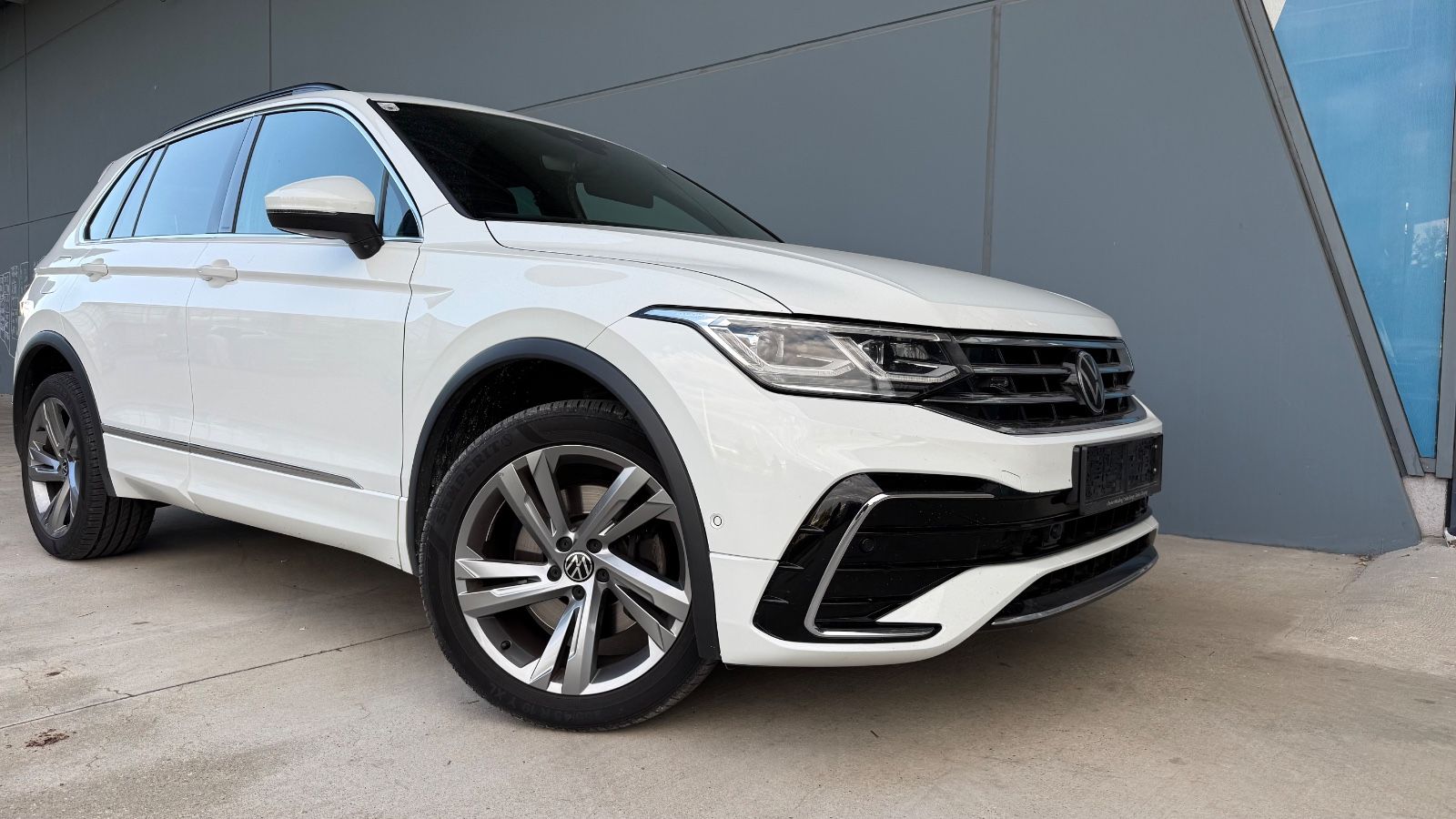 Volkswagen Tiguan R-Line eHybrid Matrix HUD Leder Virtual K imagem 2
