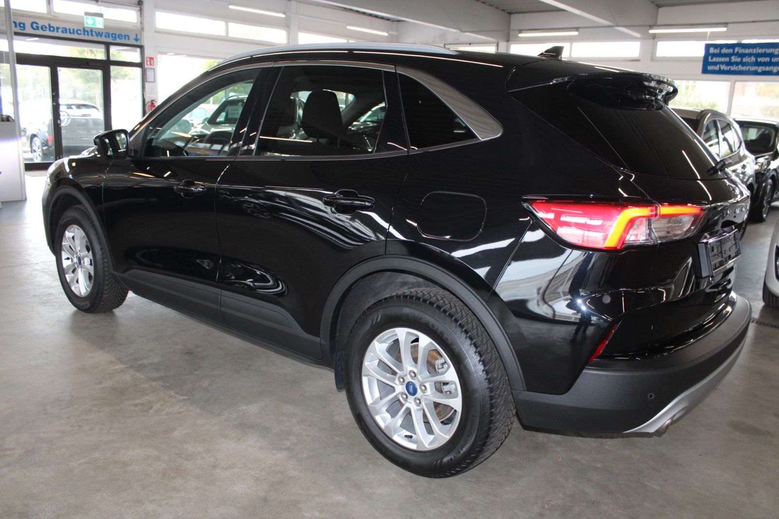 Fahrzeugabbildung Ford Kuga Titanium LED NAVI CAM WinterPaket