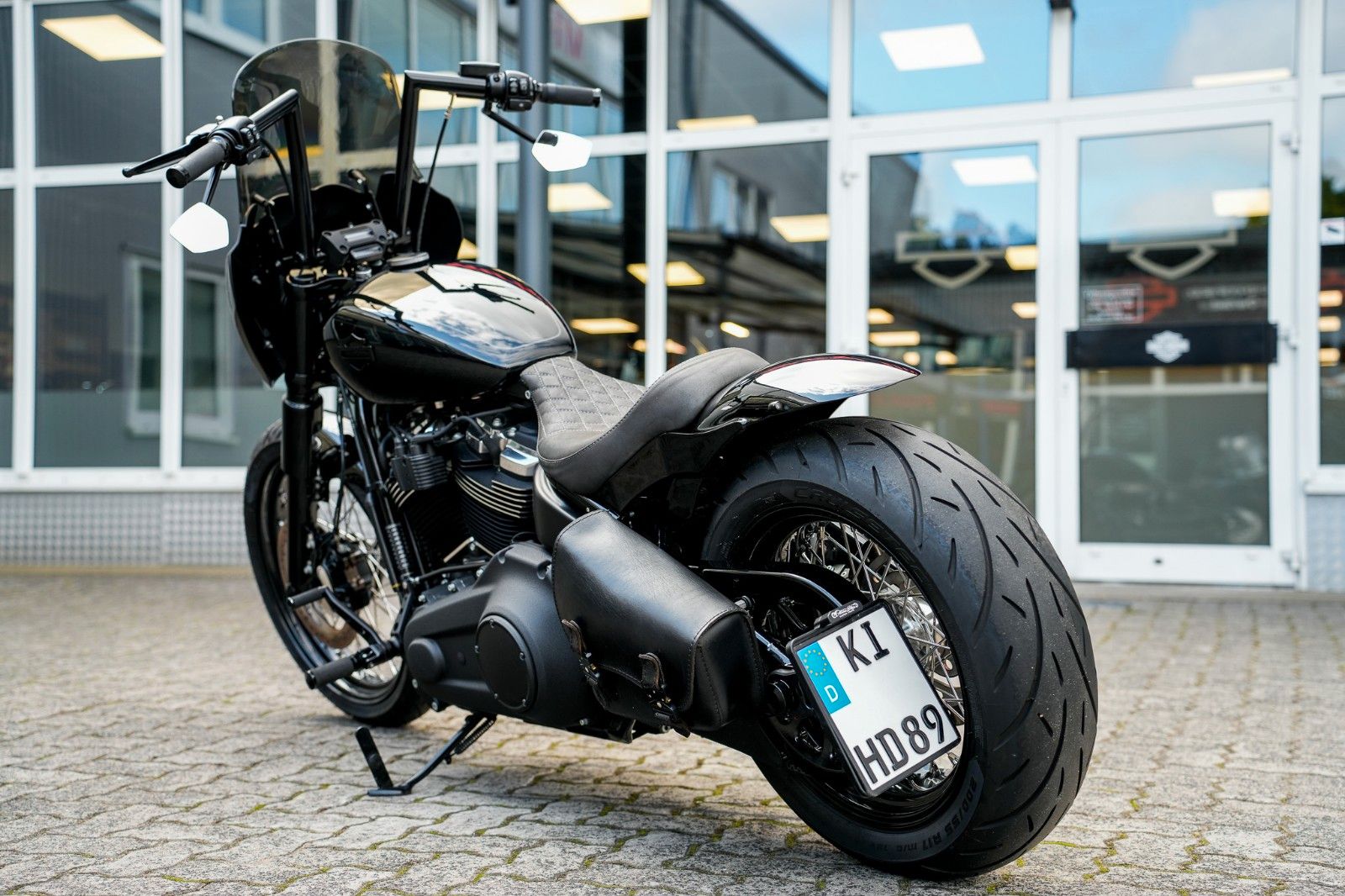 Fahrzeugabbildung Harley-Davidson SOFTAIL STREET BOB CLUBSTYLE J&H Ape - Airride