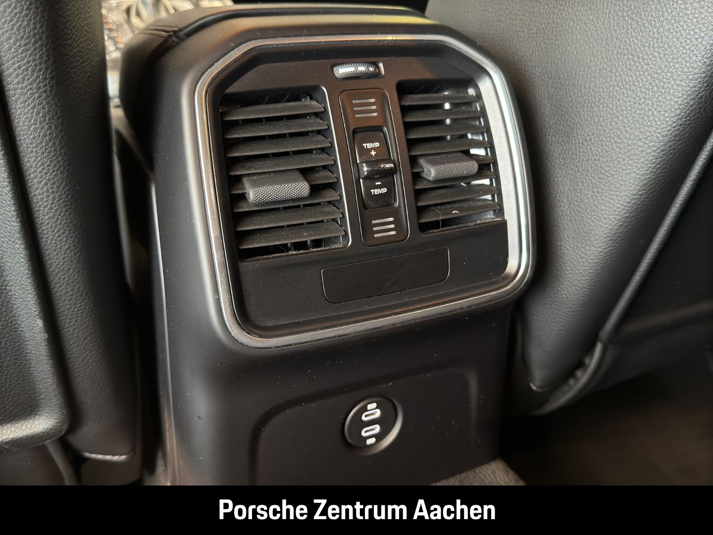 Porsche Macan Luftfederung PASM Approved Unfallfrei 20z foto 23