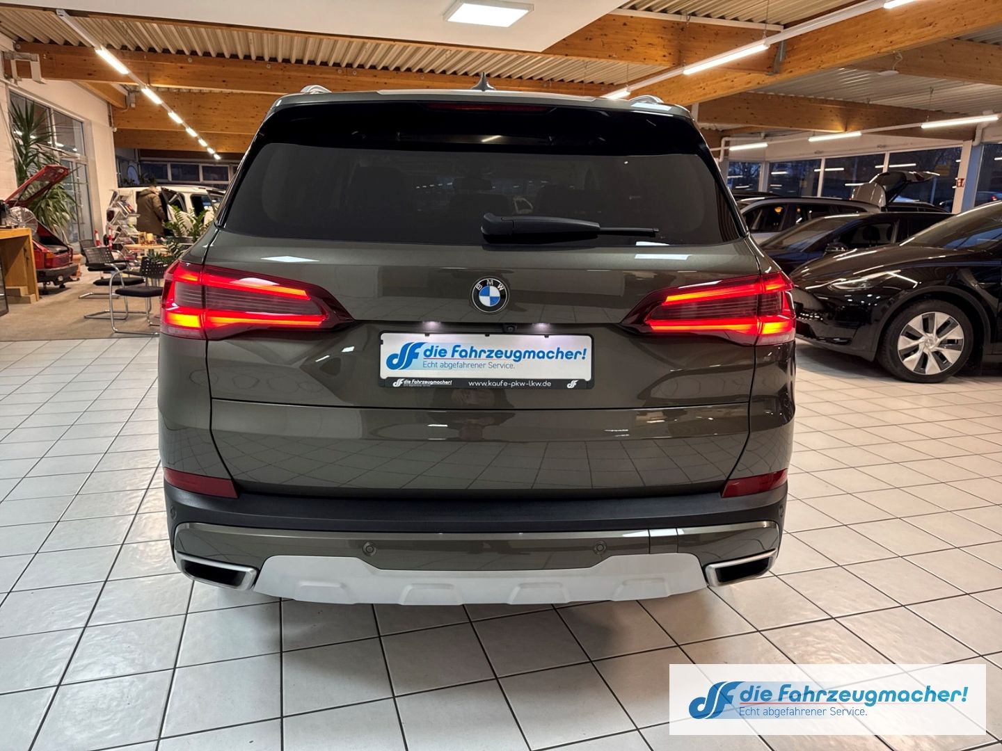 Fahrzeugabbildung BMW X5 xDrive 30d xLine M-Paket Laserlicht HUD Stand