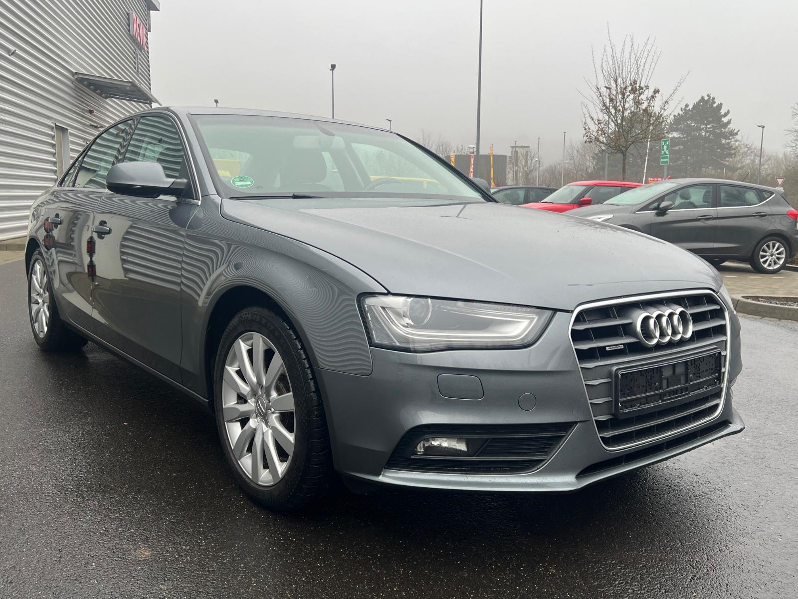 Audi A4 Lim. Ambiente quattro *Xenon Leder * NAVI