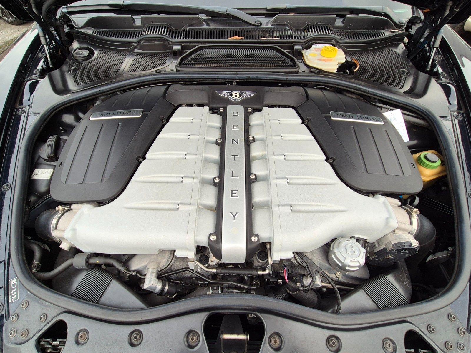 Fahrzeugabbildung Bentley Continental Flying Spur/Ausnahmezustand/Orig. km