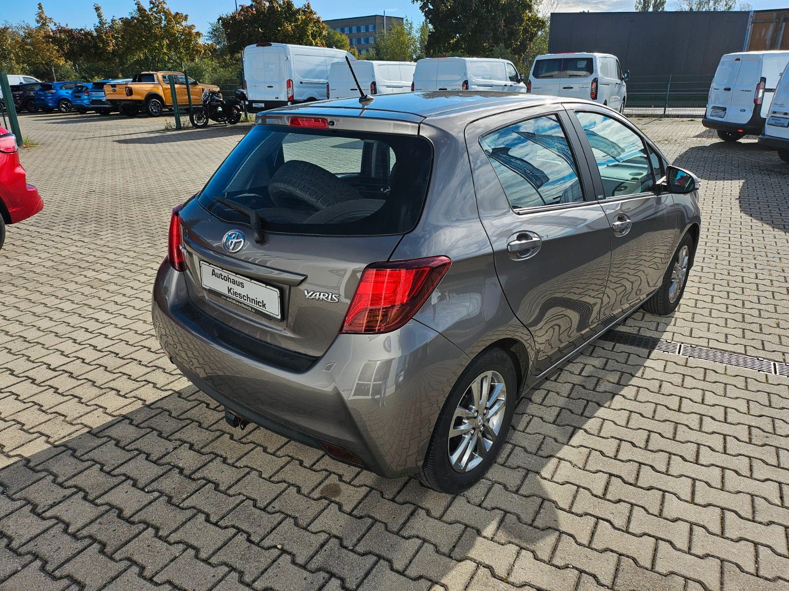 Fahrzeugabbildung Toyota Yaris Edition-S