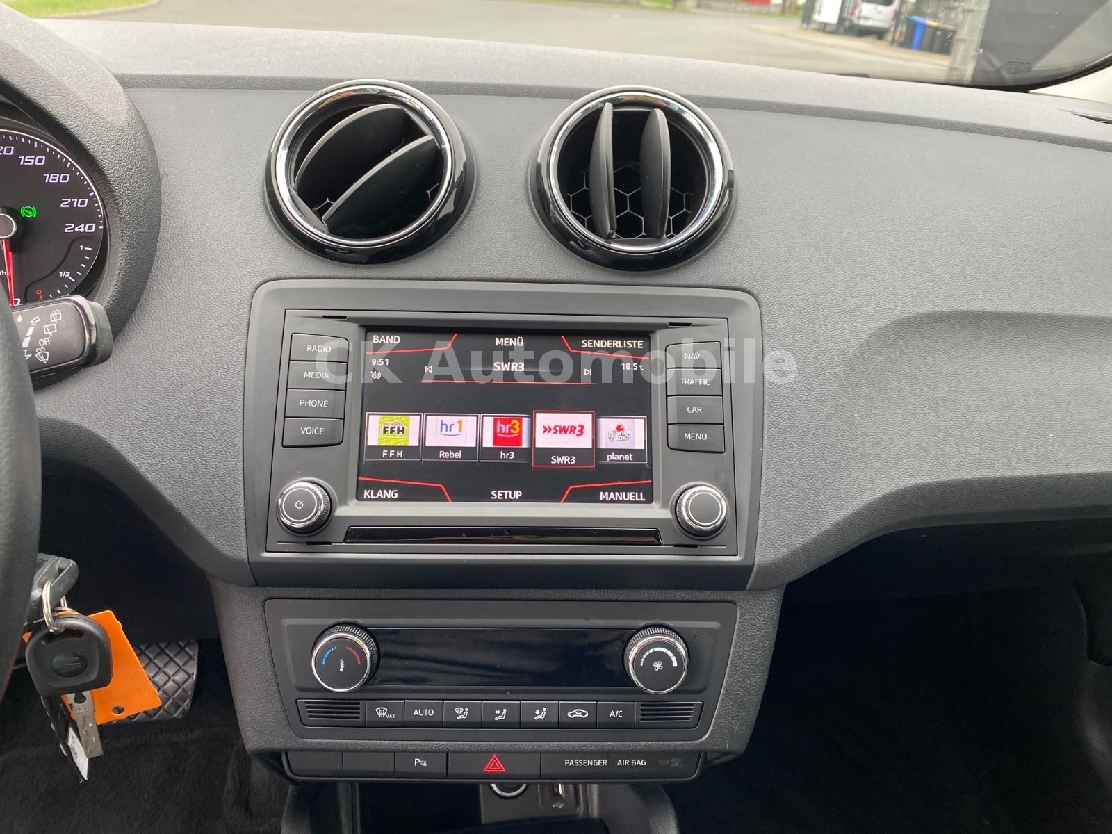 Fahrzeugabbildung SEAT Ibiza ST 1.0 TSI Style DSG/Navi/Bi-Xenon/PDC