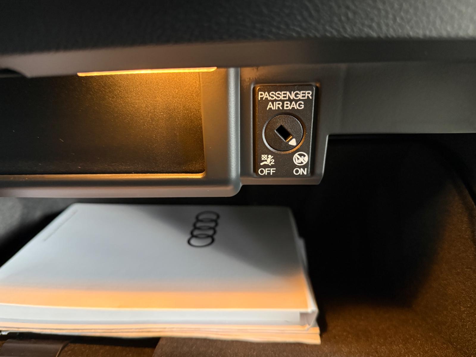 Audi A4 AUT ACC AHK RKAM NAVI Massage SH CarPlay USB