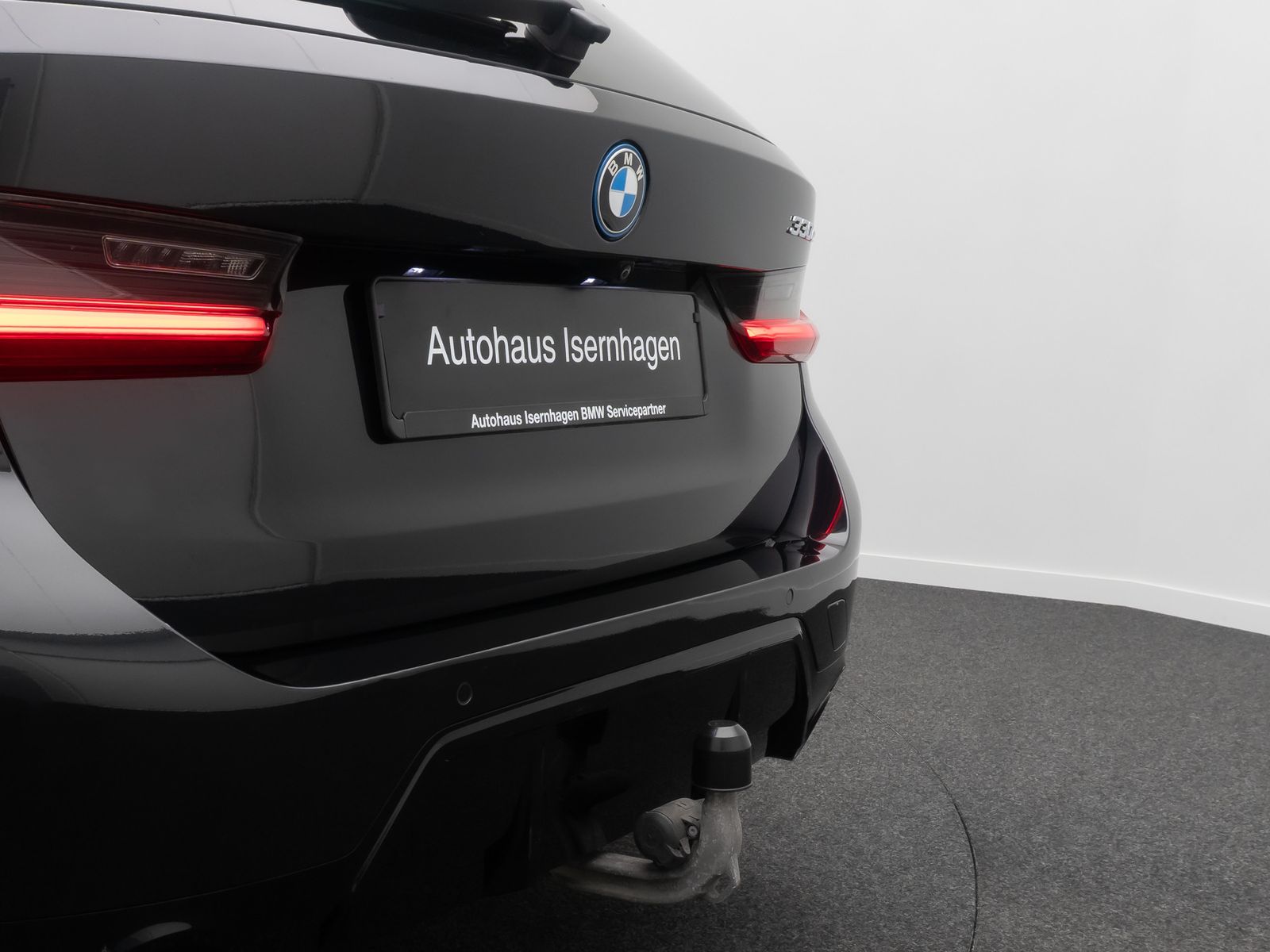 Fahrzeugabbildung BMW 330e M Sport HUD Kamera HiFi DAB Komfort Alarm