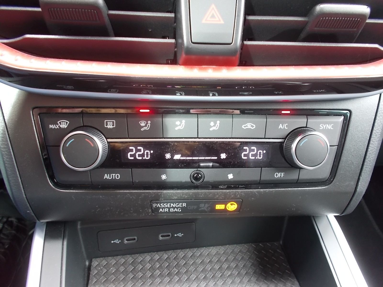 Fahrzeugabbildung SEAT Arona FR 1.0 TSI DSG + AC + wenig Kilometer