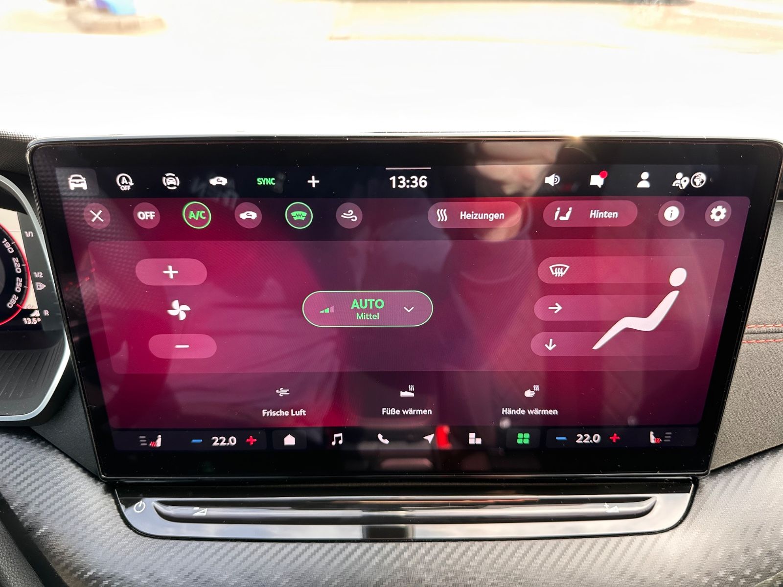 Fahrzeugabbildung SKODA Octavia Combi RS 2.0 TSI Matrix/Pano/Navi/ACC