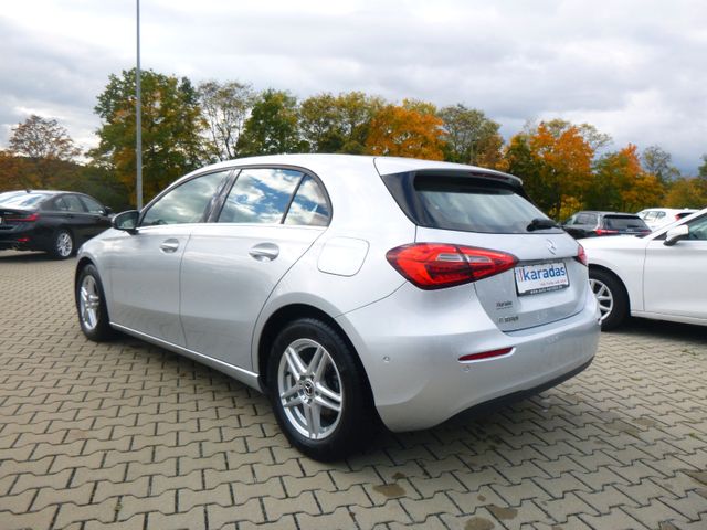 Fahrzeugabbildung Mercedes-Benz A 180 >AUT/NAV/PDC/Sitzheizung<