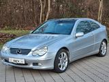 Mercedes-Benz C 200 Kompressor*1.HAND*SCHECKHEFT*PANORAMA* - gebrauchte Mercedes-Benz C 200 aus dem Jahr 2002