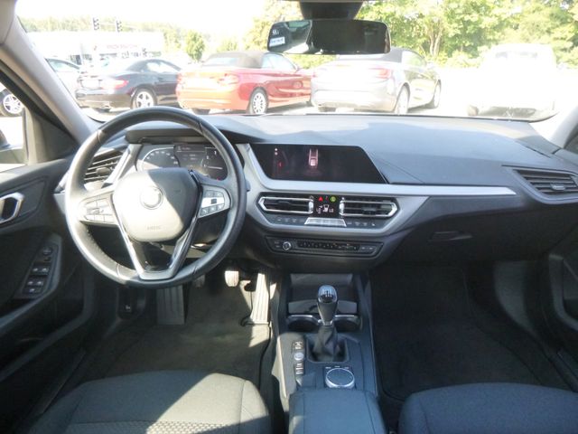 Fahrzeugabbildung BMW 118 i Advantage >NAV/Sitzheiz/PDC/TEMP<
