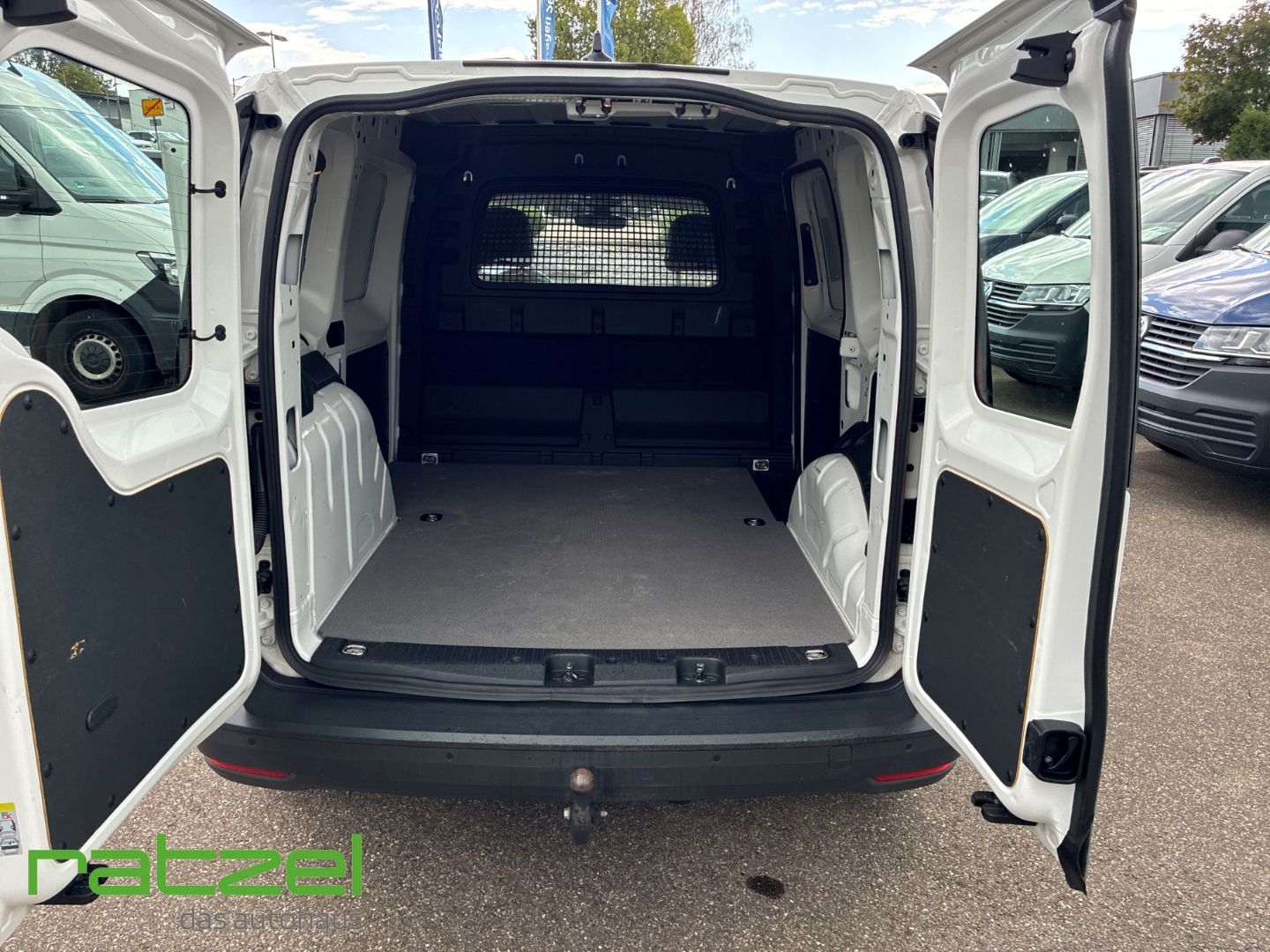 Fahrzeugabbildung Volkswagen Caddy Cargo KR 2.0 TDI AHK Kamera Klimaaut. DAB