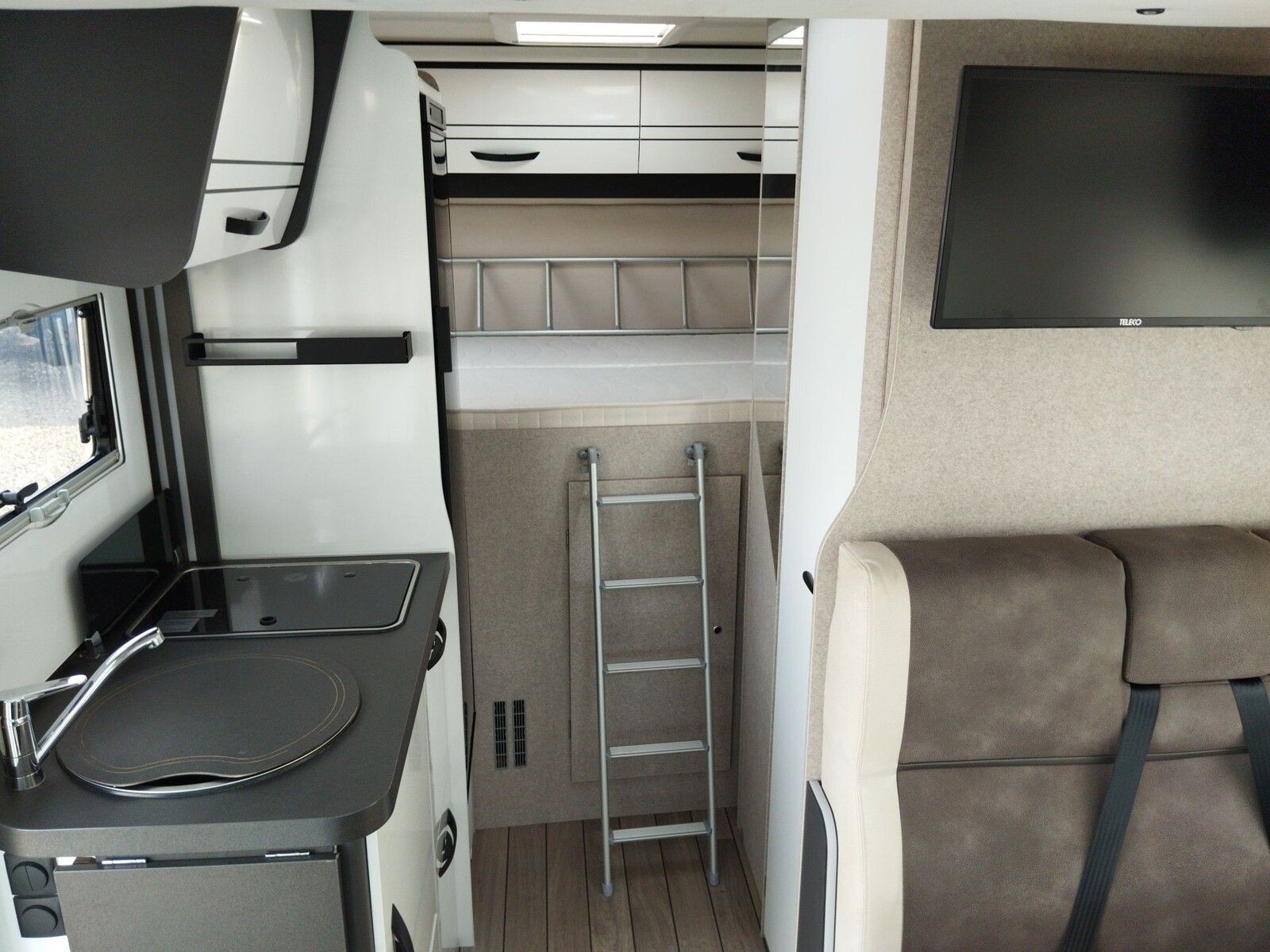 Fahrzeugabbildung Forster T FT599HB Travel Line Comfort Pakete Sat/TV