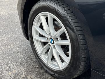 BMW 318i Touring Head-Up DAB LED RFK Tempomat Shz