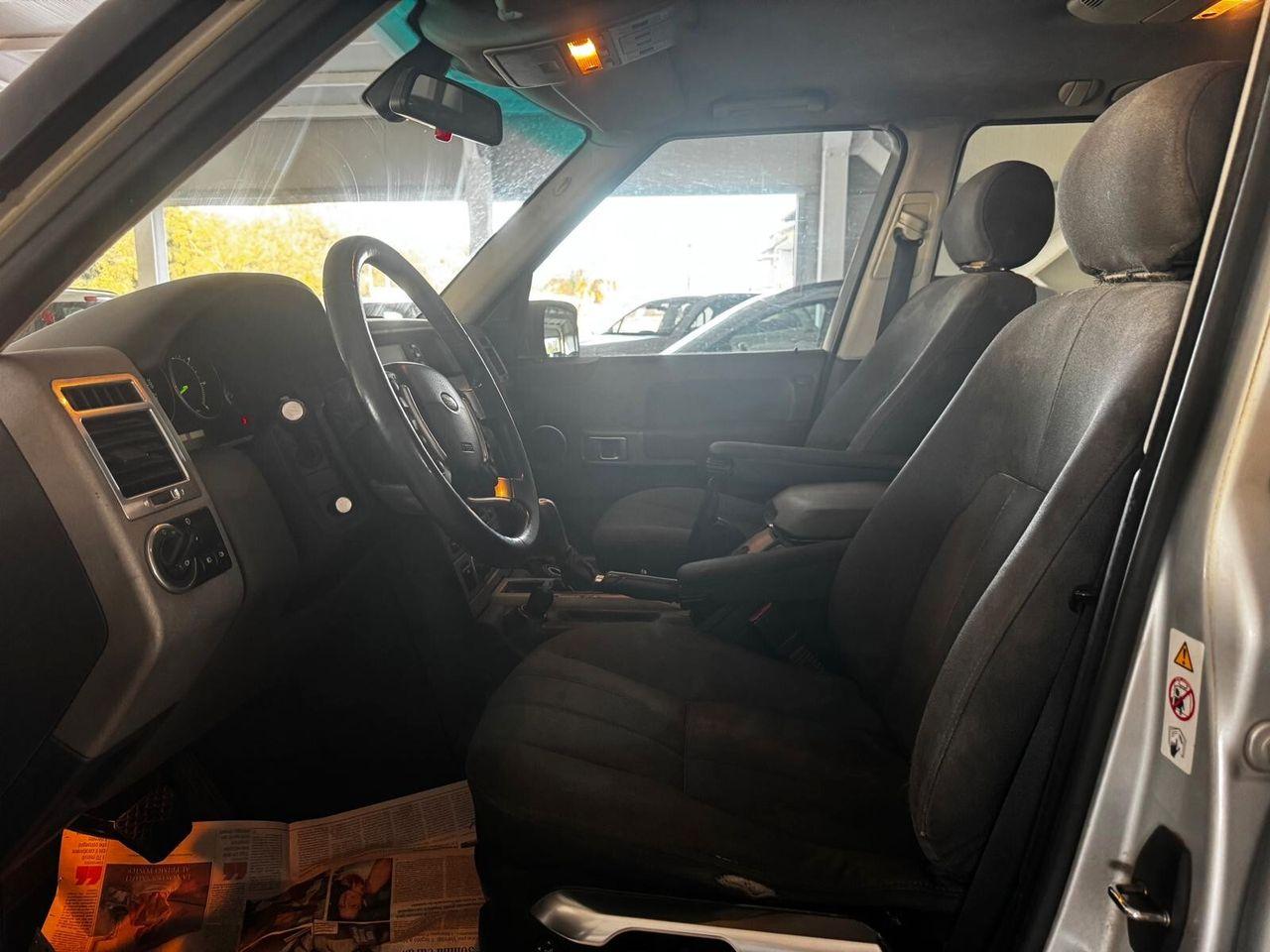 Land Rover Range Rover 2004 — interior