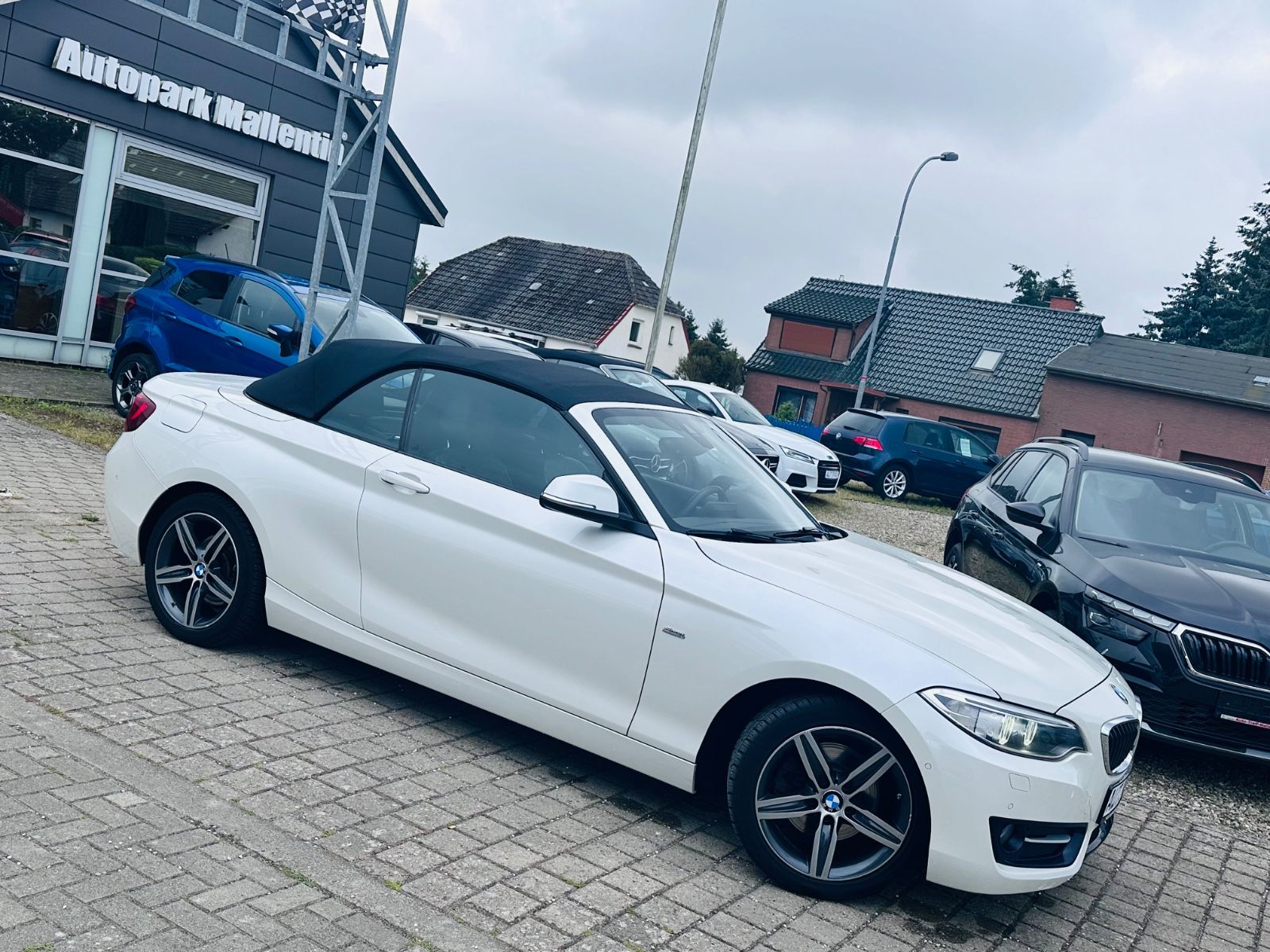 BMW 220 d Cabrio Sport Line*LEDER*NAVI*BI-XENON*PDC
