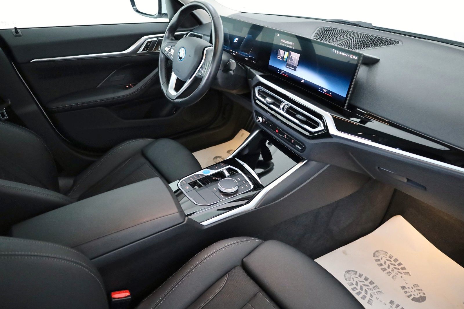 Fahrzeugabbildung BMW i4 Gran C. 35 eDrive,Leder,Navi,LED,SH,Kamera+WR