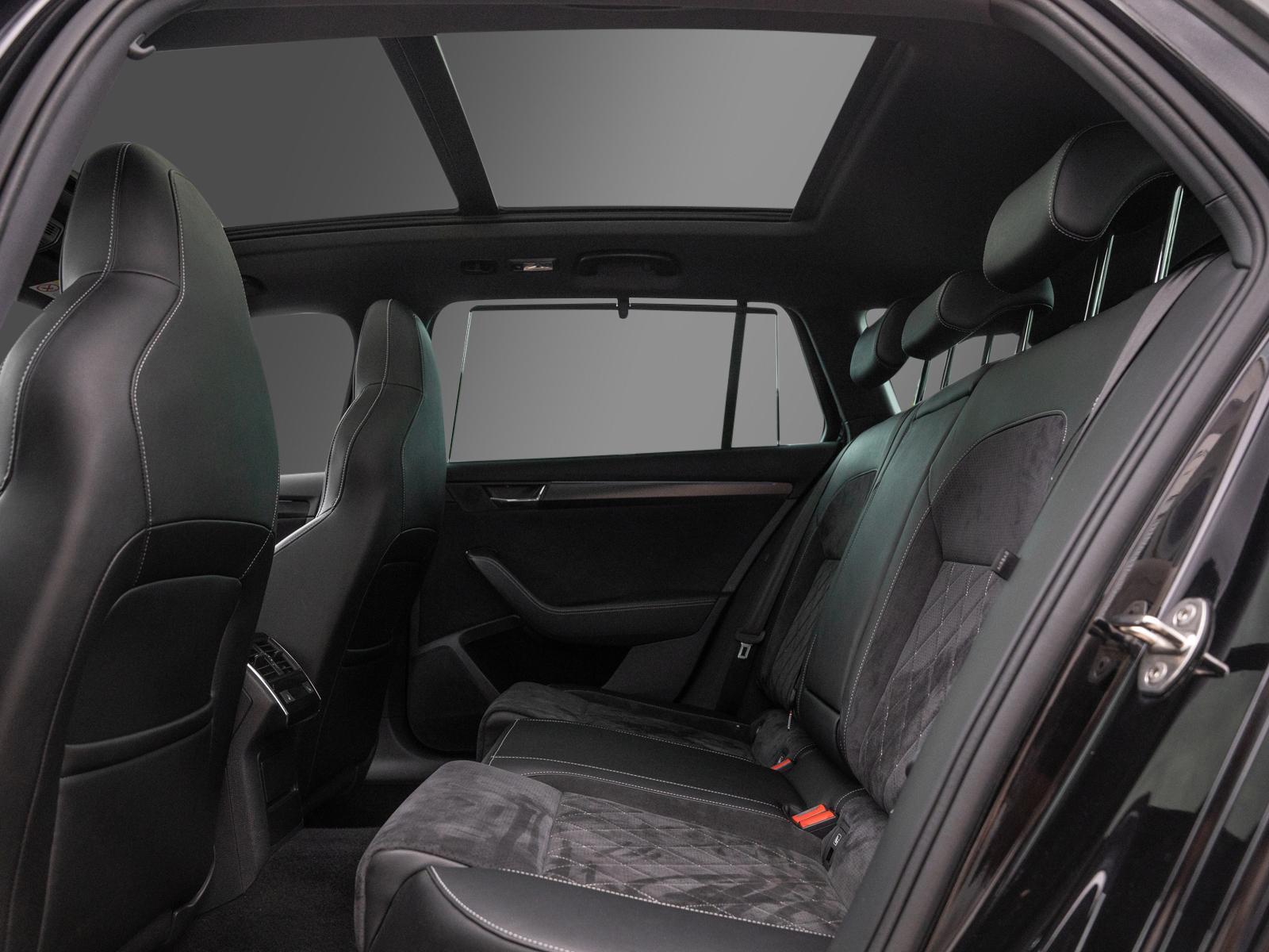 Skoda Superb Sportline PANO Canton AHK 19" Supernova