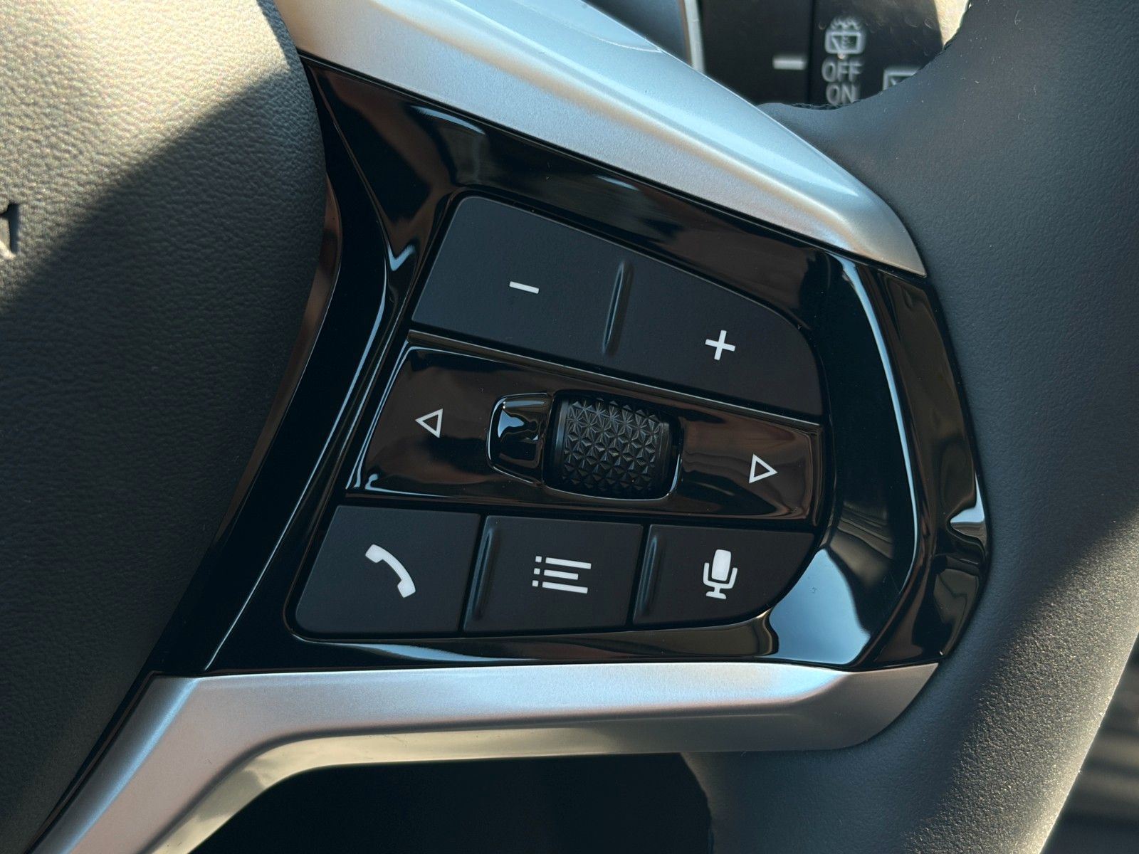 Fahrzeugabbildung BMW 318i Touring CockPit+ Alarm 3Z-Klima Kamera SHZ